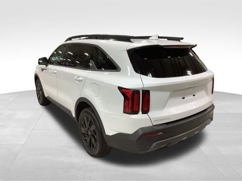 Certified 2023 Kia Sorento S w/ Panoramic Sunroof Package image 9