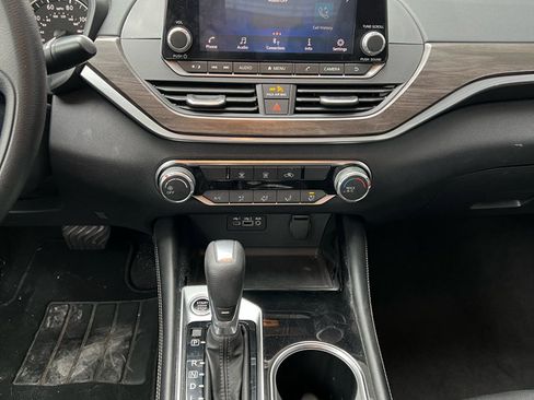 Used 2023 Nissan Altima 2.5 SV image 15