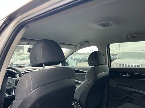 Used 2018 Kia Sorento LX AWD/4WD image 11