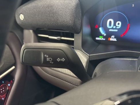 Used 2025 Ford Explorer Platinum image 29