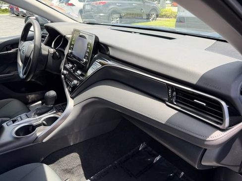 Used 2022 Toyota Camry LE FWD image 16