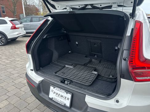 Used 2026 Volvo XC40 B5 Plus AWD/4WD image 31