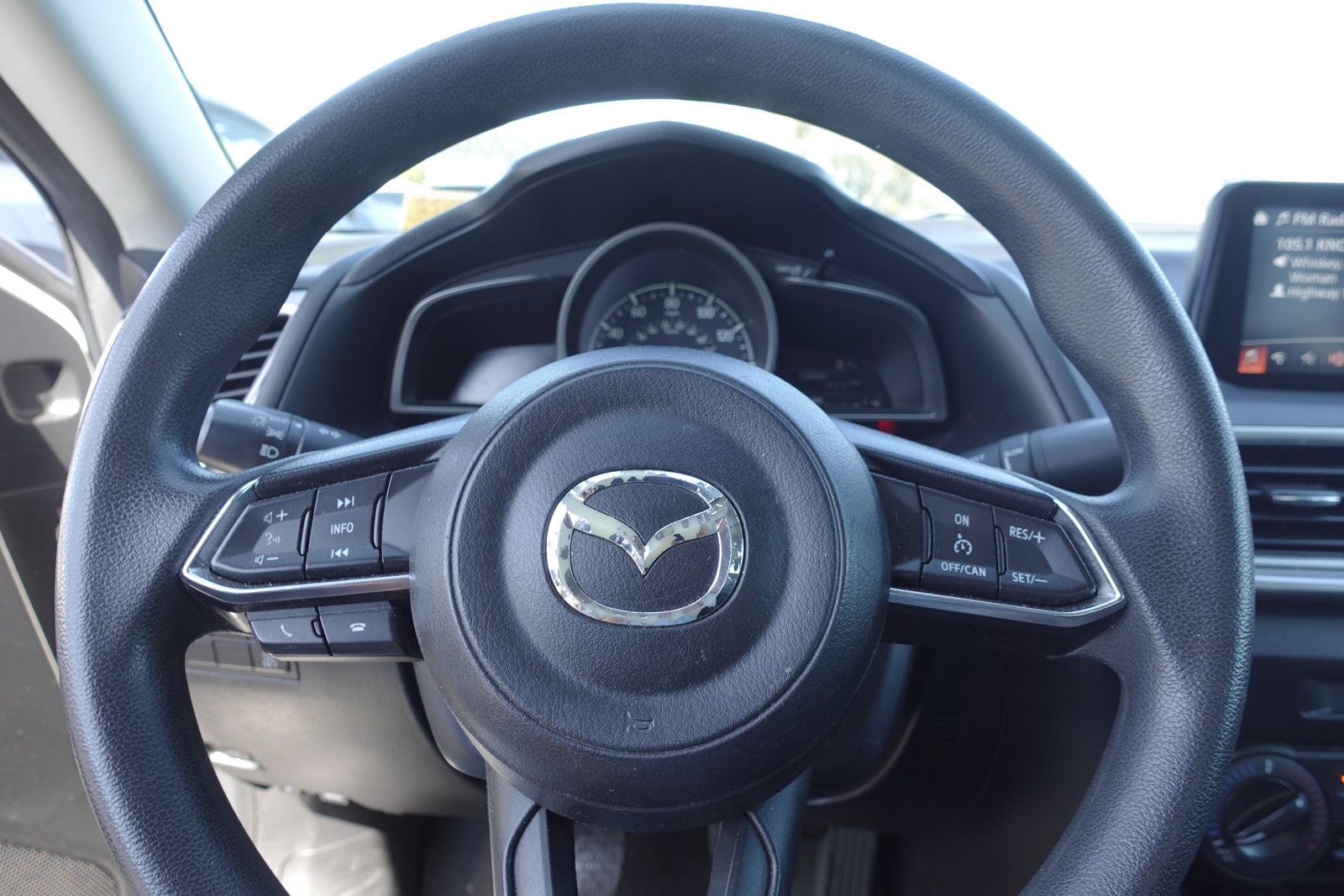 Used 2017 MAZDA MAZDA3 Sport FWD image 17