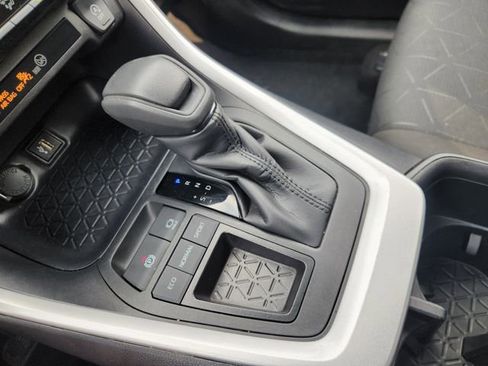Certified 2025 Toyota RAV4 XLE FWD image 19