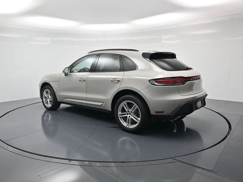 Certified 2023 Porsche Macan image 3
