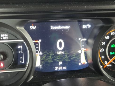 Certified 2025 Jeep Wrangler Sport AWD/4WD image 28