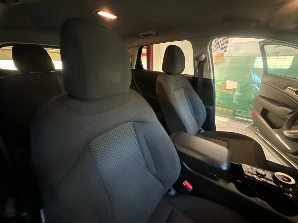 Used 2023 Kia Sportage LX AWD/4WD image 36