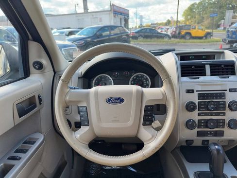 Used 2010 Ford Escape XLT image 19