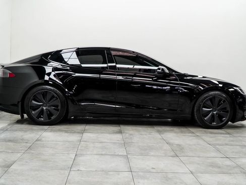 Used 2021 Tesla Model S Plaid image 10