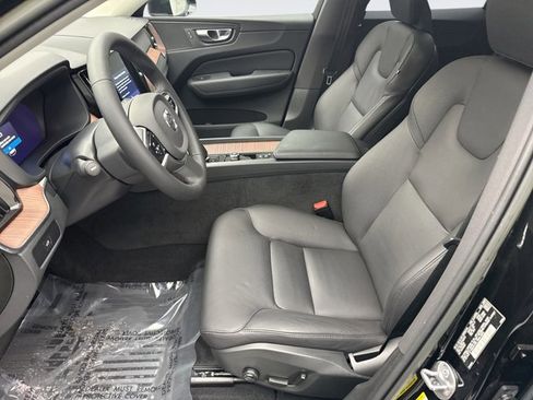 Used 2023 Volvo XC60 B5 Plus w/ Climate Package image 11
