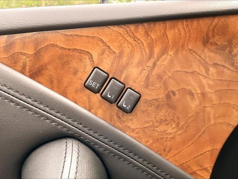 Used 2023 Nissan Armada SL w/ Captain's Chairs Package RWD image 44