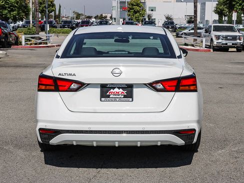 Used 2025 Nissan Altima 2.5 SV FWD image 7