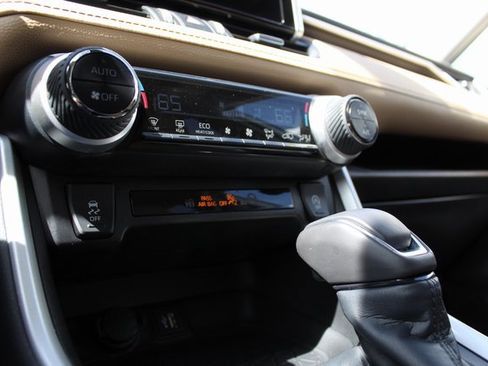 Used 2023 Toyota RAV4 XLE Premium image 35