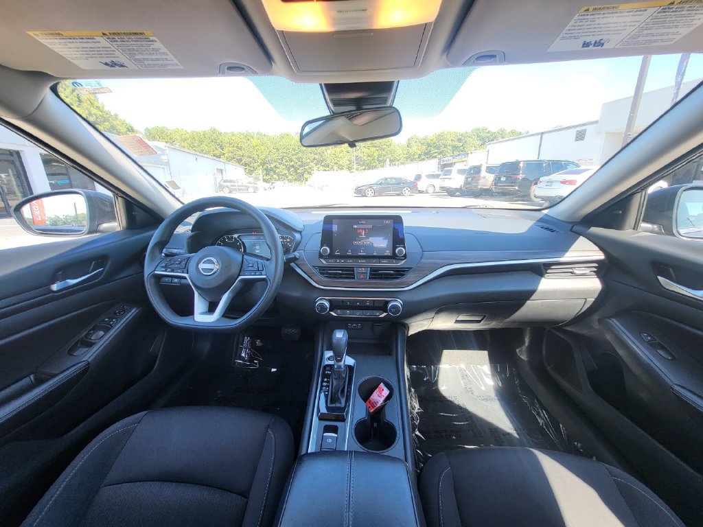 Used 2025 Nissan Altima 2.5 SV AWD/4WD image 12