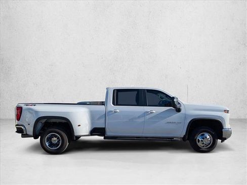 Used 2024 Chevrolet Silverado 3500 LT image 4