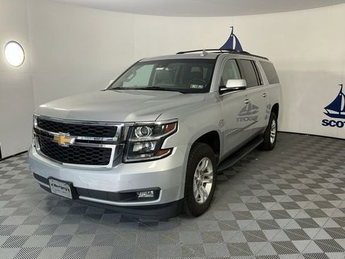 Used 2019 Chevrolet Suburban LT AWD/4WD image 3