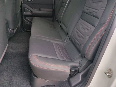 Used 2025 Nissan Frontier PRO-4X w/ Black Accent Package AWD/4WD image 15