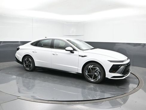 New 2026 Hyundai Sonata SEL FWD image 7