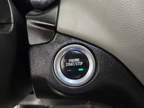 Used 2021 Chevrolet Equinox LS w/ LS Convenience Package FWD image 21