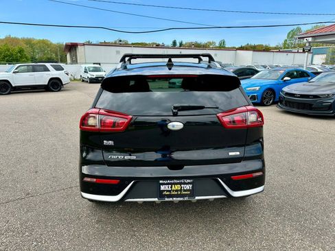 Used 2018 Kia Niro Touring FWD image 7