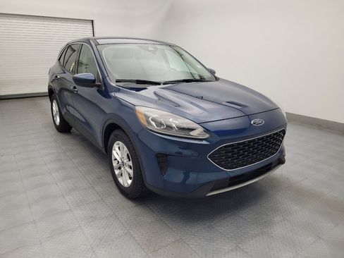 Used 2020 Ford Escape SE image 13