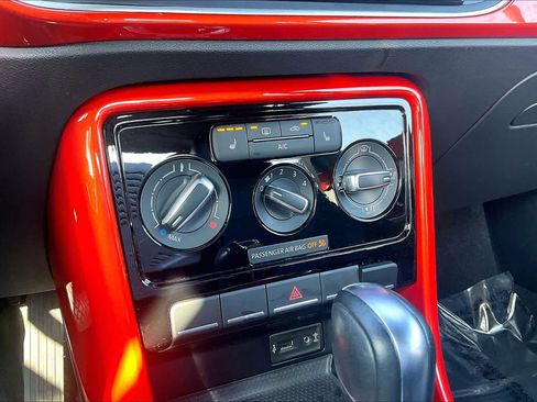 Used 2017 Volkswagen Beetle 1.8T SE image 34