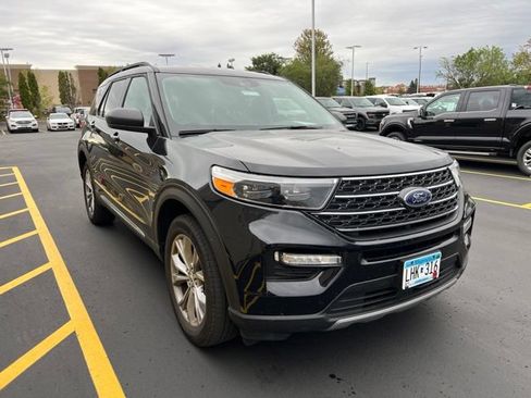 Certified 2023 Ford Explorer XLT w/ Equipment Group 202A AWD/4WD image 1