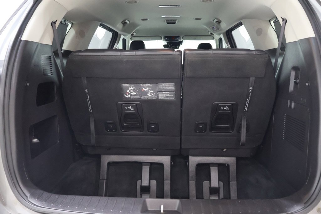 Used 2023 Kia Carnival EX FWD image 40