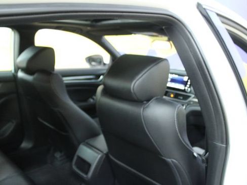 Used 2019 Honda Accord Sport image 10