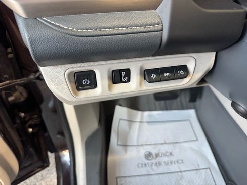 Certified 2021 GMC Acadia Denali w/ Denali Ultimate Package image 19