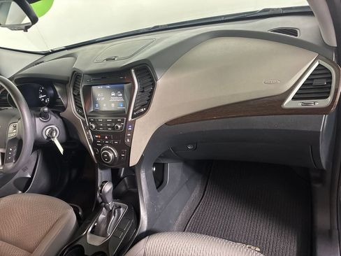 Used 2018 Hyundai Santa Fe SE AWD/4WD image 31