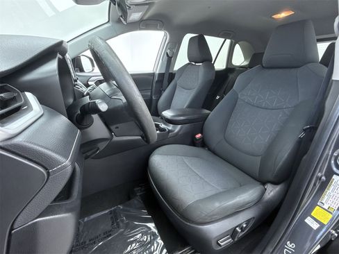 Used 2021 Toyota RAV4 XLE image 10