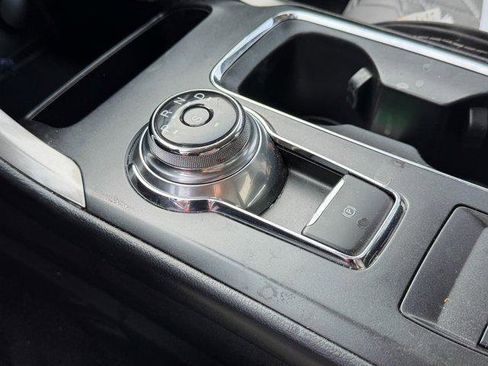 Used 2019 Ford Fusion SE w/ Equipment Group 151A image 11