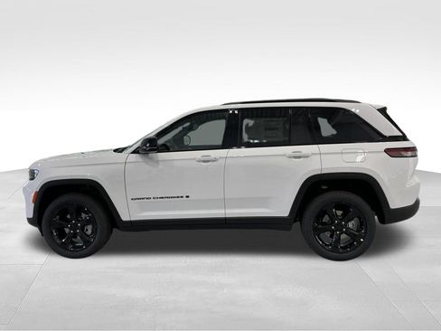 New 2025 Jeep Grand Cherokee Limited w/ Black Appearance Package AWD/4WD image 10