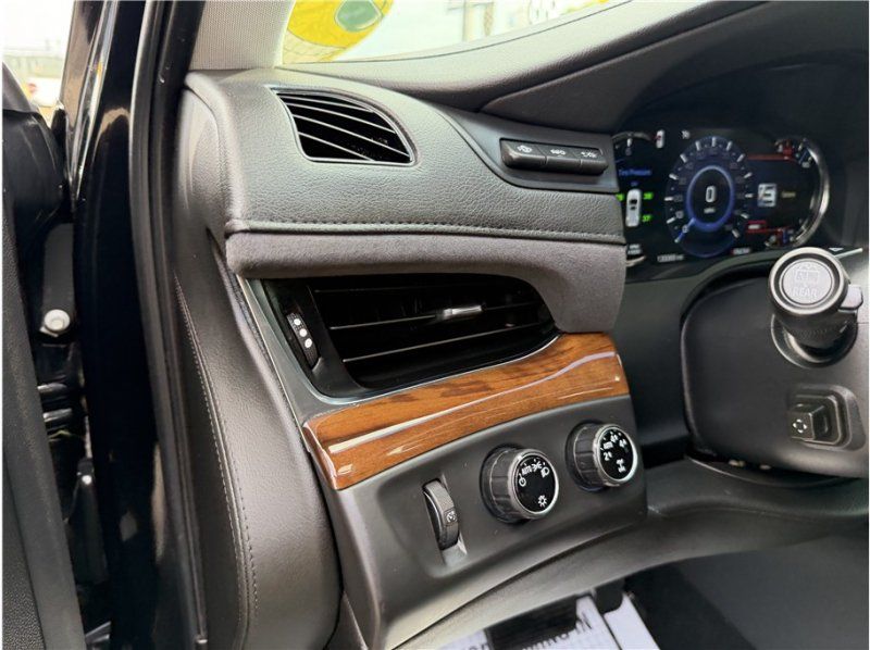 Used 2016 Cadillac Escalade ESV Luxury AWD/4WD image 39