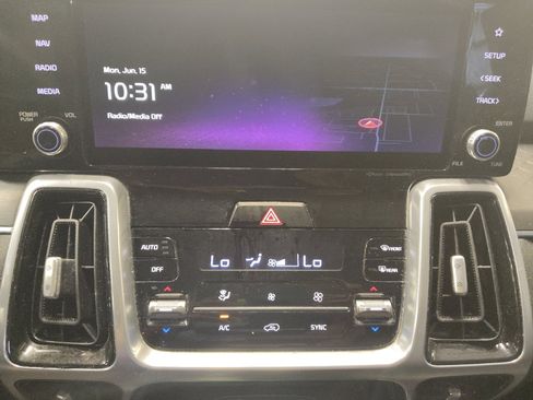 Used 2022 Kia Sorento SX FWD image 25