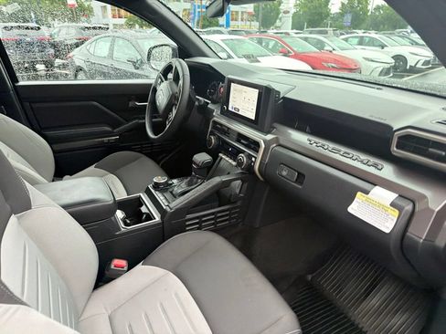 Used 2025 Toyota Tacoma TRD Off-Road AWD/4WD image 11