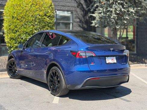 Used 2021 Tesla Model Y Long Range image 20