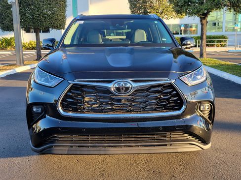 Used 2026 Toyota Highlander Limited image 4