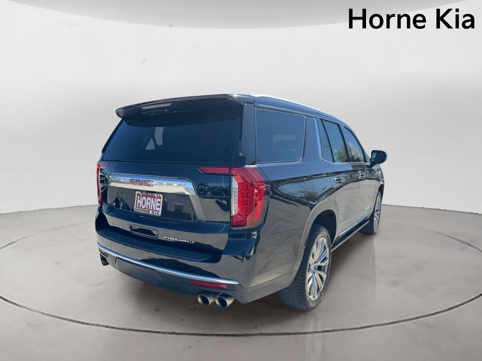 Used 2023 GMC Yukon Denali RWD image 4