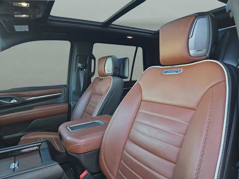 Used 2023 GMC Yukon Denali Ultimate image 25