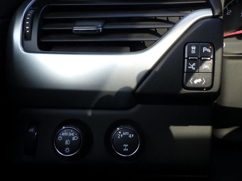 Used 2018 Chevrolet Tahoe Premier image 25