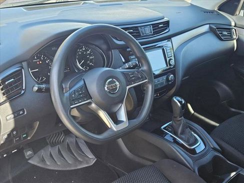 Used 2020 Nissan Rogue Sport S image 10