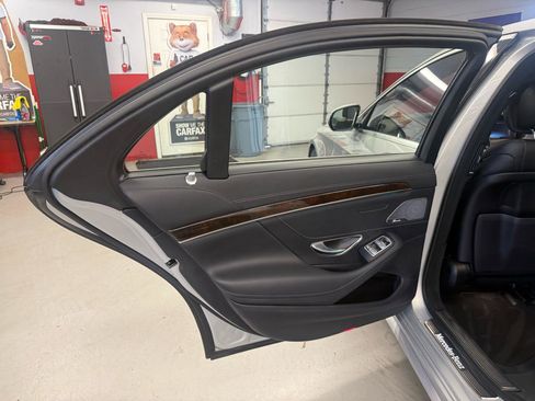 Used 2019 Mercedes-Benz S 450 4MATIC Sedan w/ AMG Line Exterior image 37