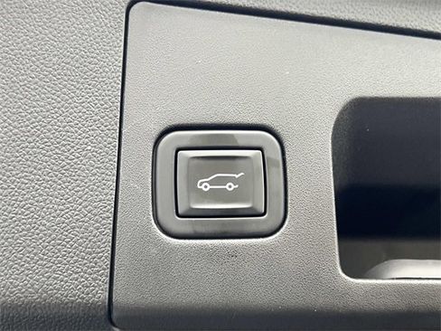 Certified 2023 Cadillac XT4 Sport w/ LPO, Onyx Lite Package image 11