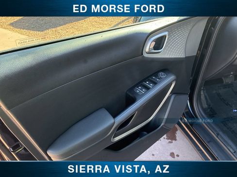 Used 2025 Kia Soul LX FWD image 19