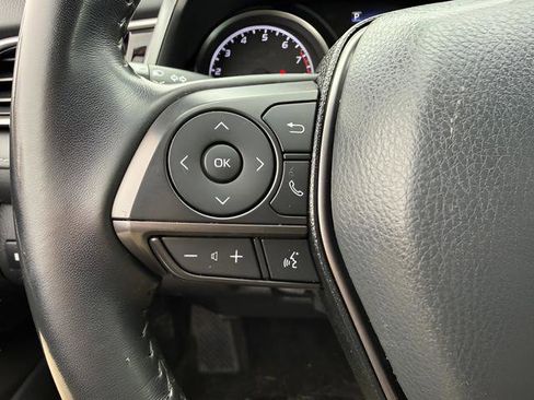 Used 2023 Toyota Camry SE FWD image 11