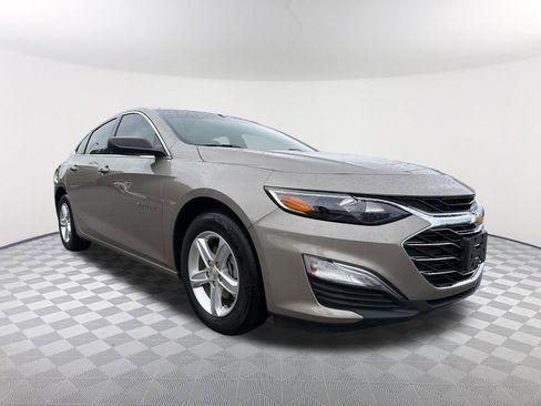 Used 2022 Chevrolet Malibu LS FWD image 3