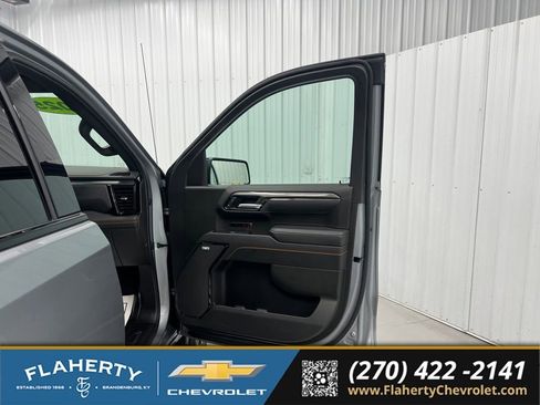 Used 2025 GMC Sierra 1500 AT4 w/ AT4 Premium Package AWD/4WD image 14