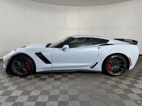Used 2019 Chevrolet Corvette Z06 w/ Z07 Performance Package image 2